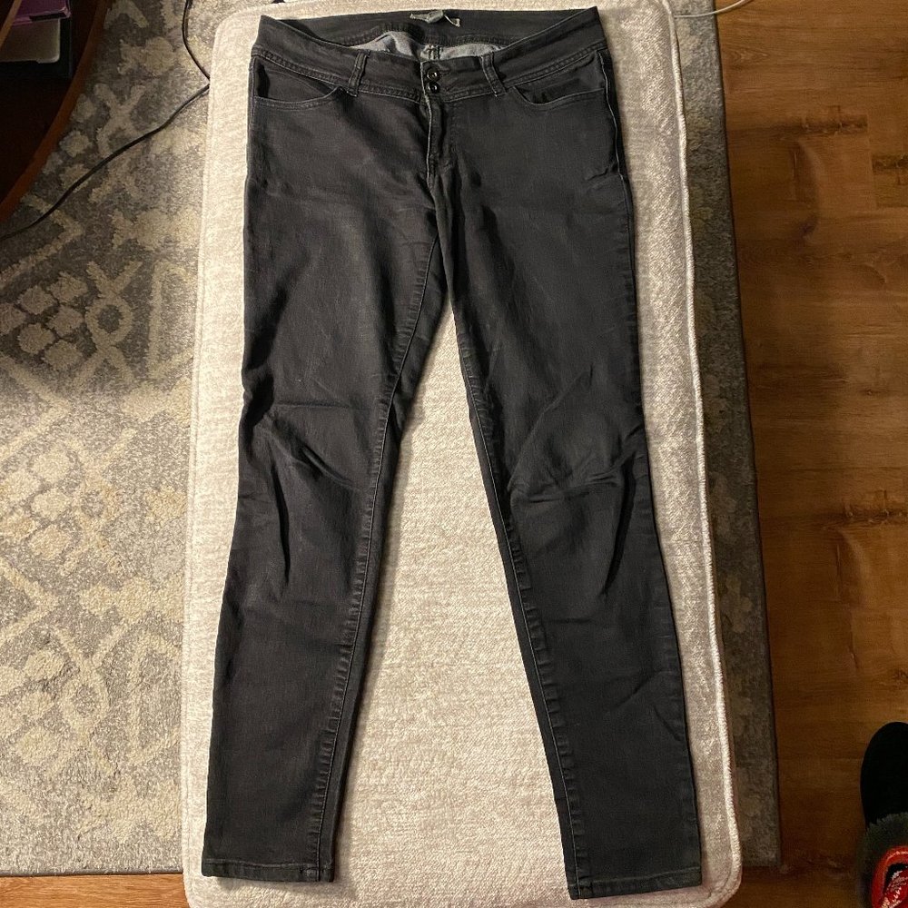 Forever 21 Black Stretch Skinny Jean/Jegging 29x31